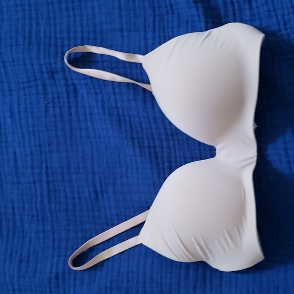 3/$45 Victoria's Secret t-shirt lightly lined wireless bra - Picture 1 of 10